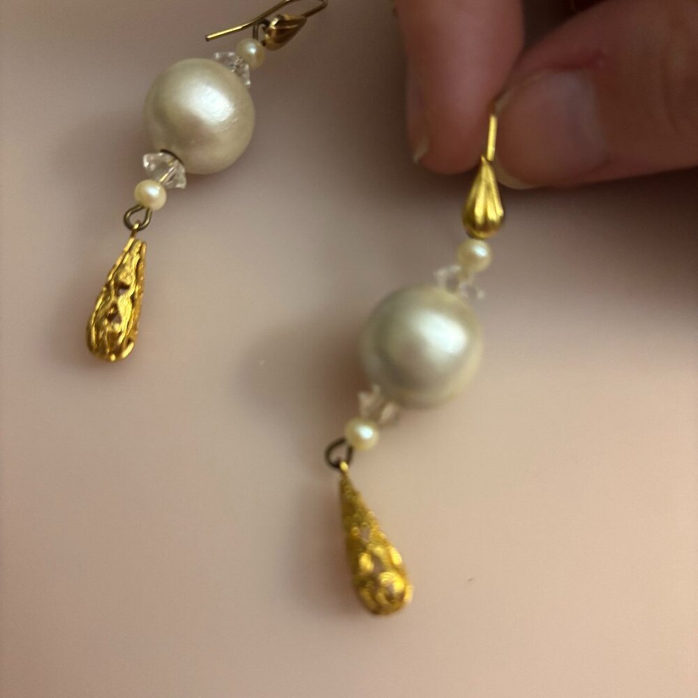 Gold & Pearl Fashion Earring